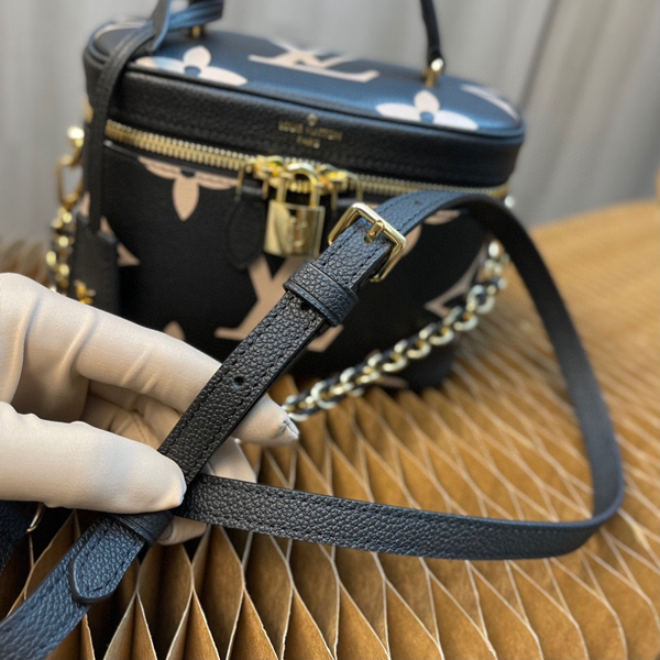 ルイヴィトンバッグ角部分ディテール